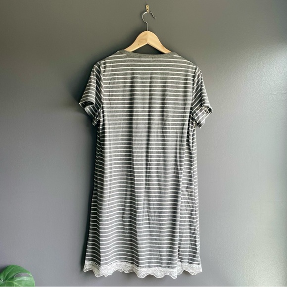 Women Striped Button Down Night Gown with Lace Accent Pocket Size M Nightshirt - Picture 2 of 6